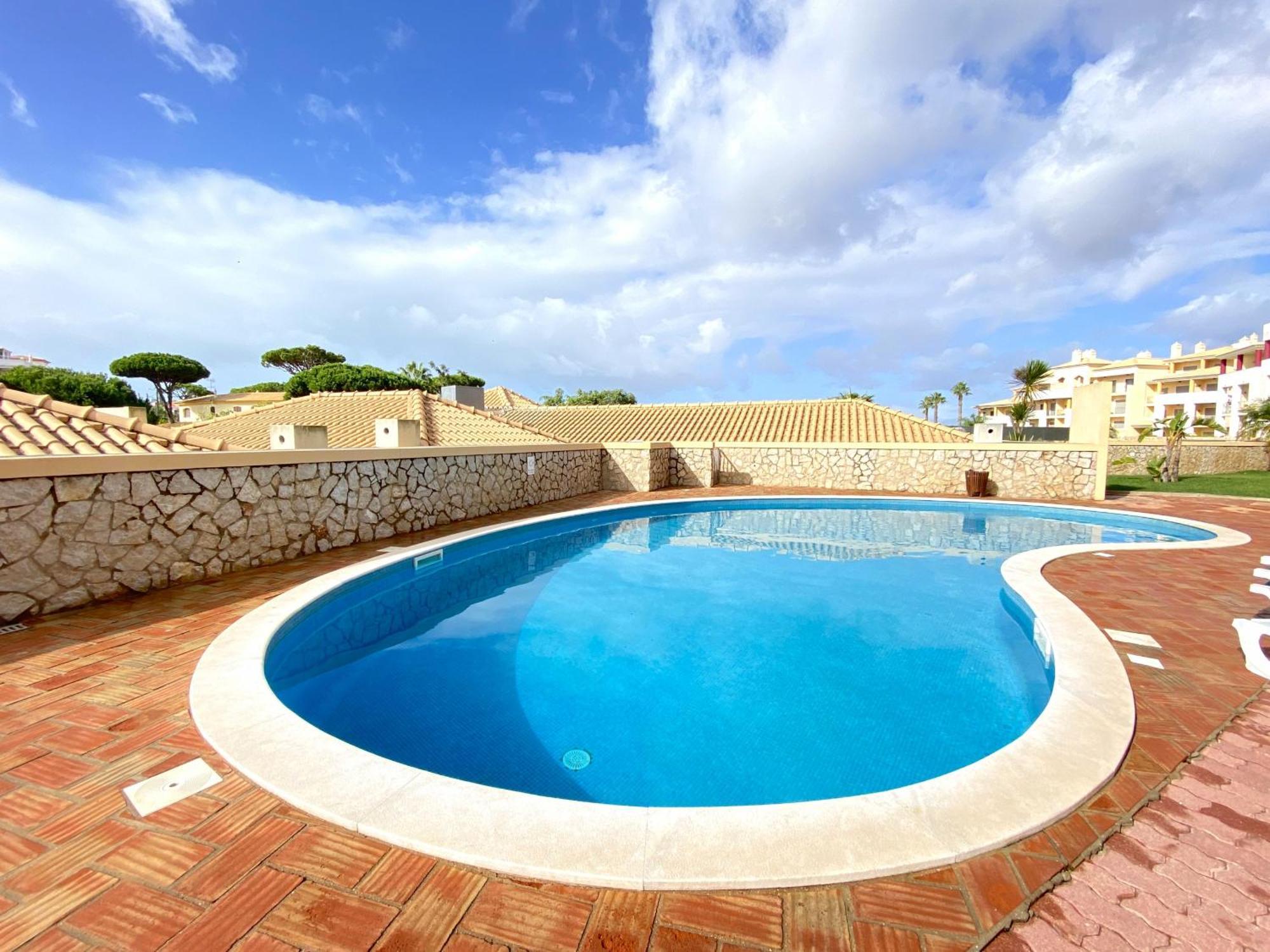 Albufeira Sunny Style With Pool By Homing Exterior foto